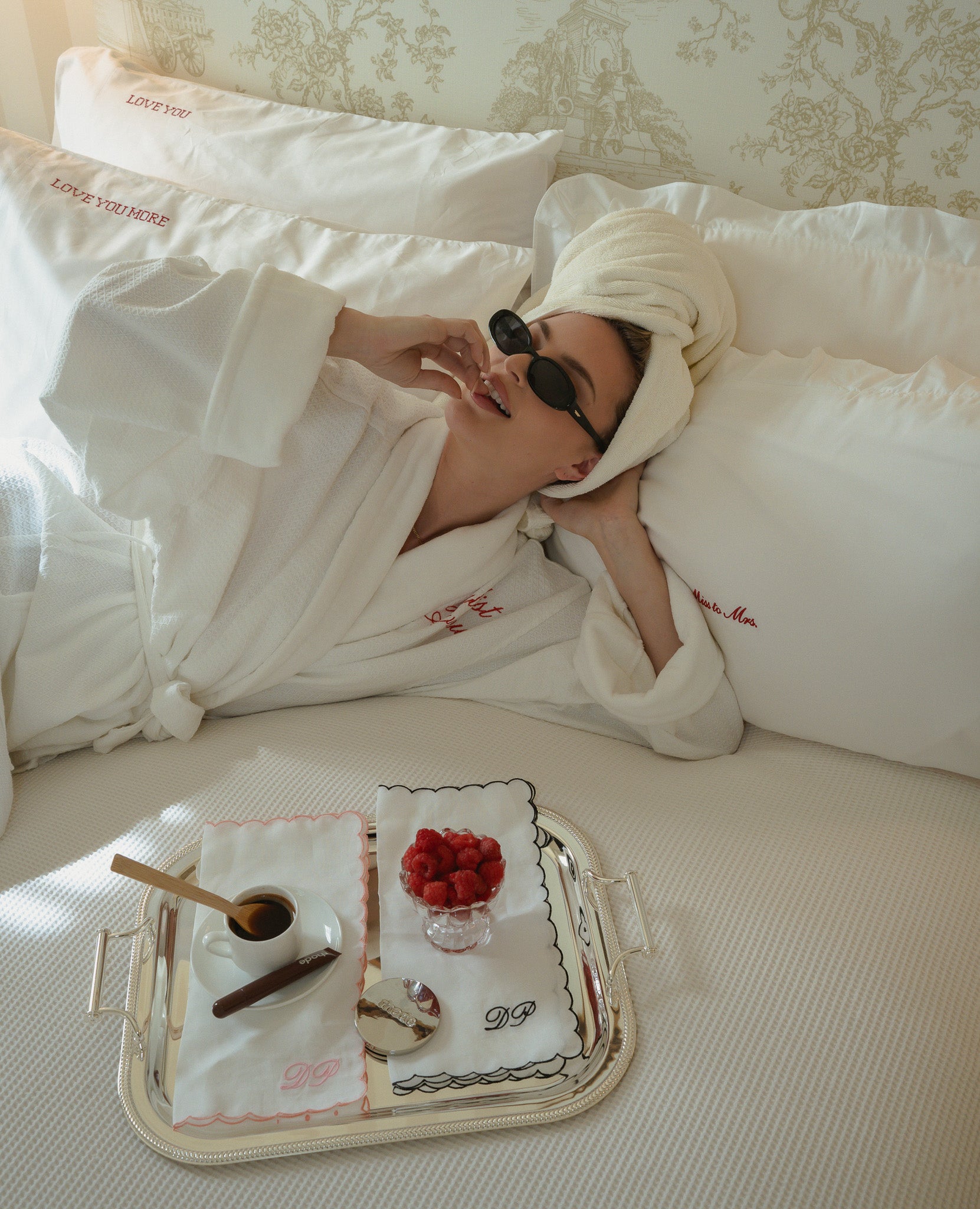 Black Scallop Handkerchief